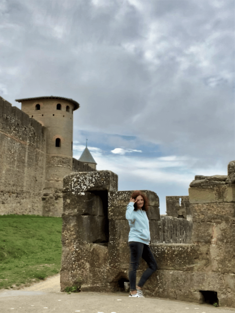 An der Festungsmauer von Carcassonne